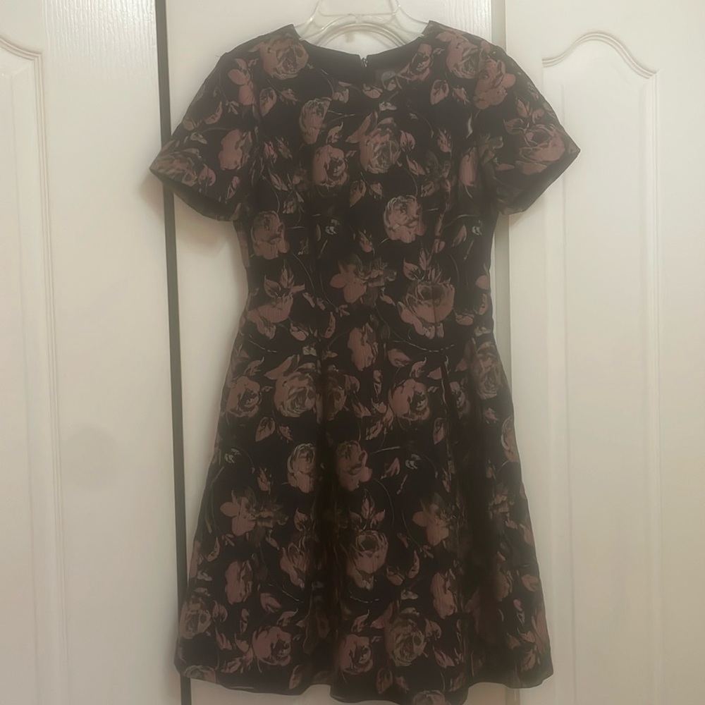 Beautiful Vince Camuto Crew Neck Flower A Line Dress